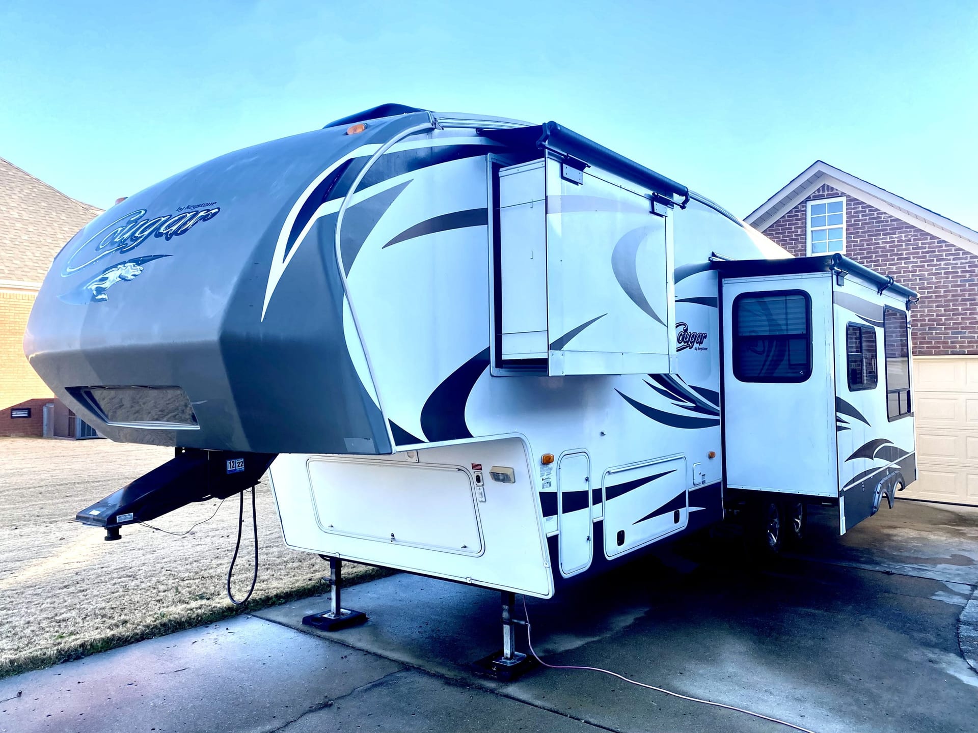 Keystone Cougar HAL930