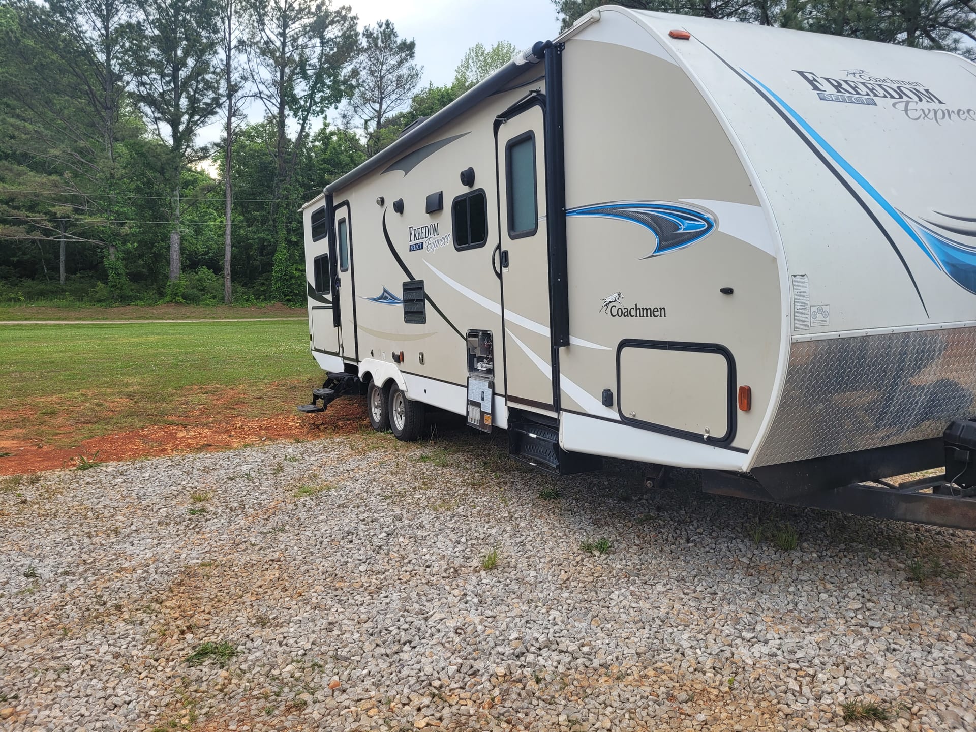 2019 Coachmen Freedom Express HAL2604